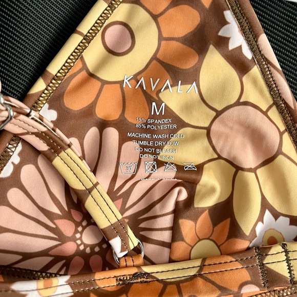 NWT: Kavala Collective Tava Triangle Bikini Top in Flower Power size M - Picture 7 of 7